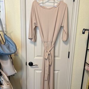 Elegant Cream Women's Dress